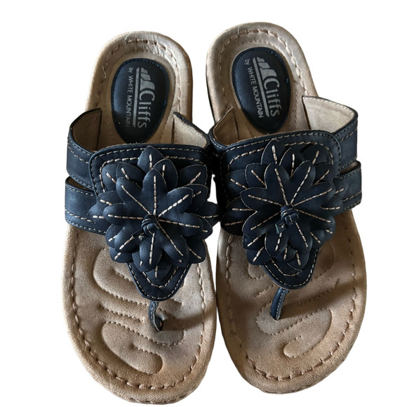 Cliffs by WHITE MOUNTAIN Shoes - Cliffs by White Mountain Carnation Black Floral Sandals size 7M